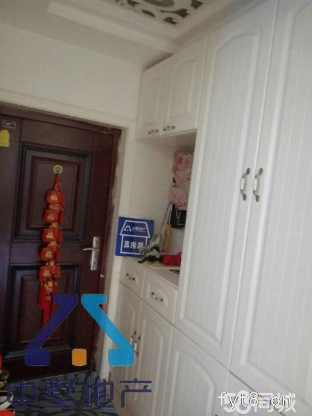 精装边套 大三室 环境优美,性价比高。